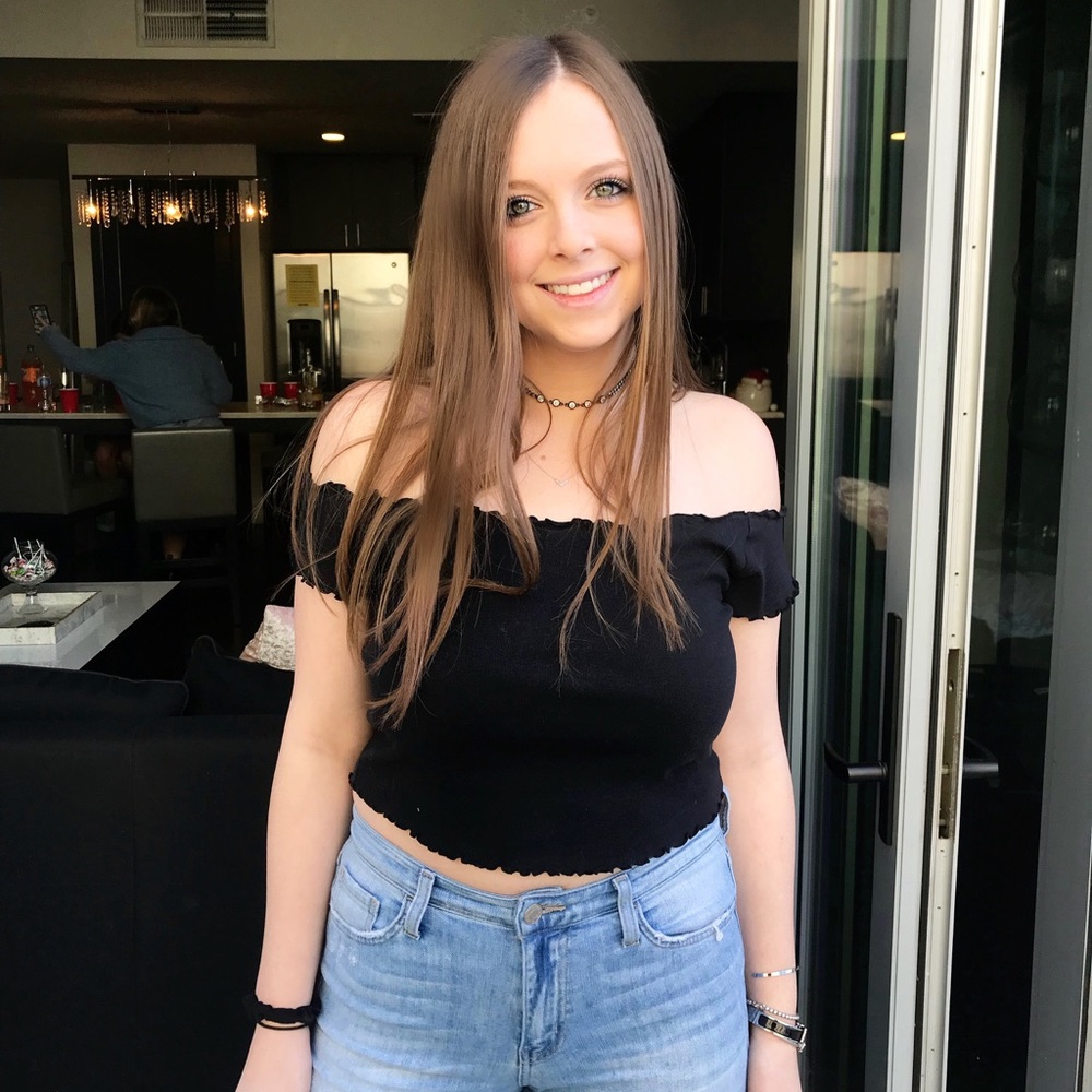 Meet your Posher, Niki